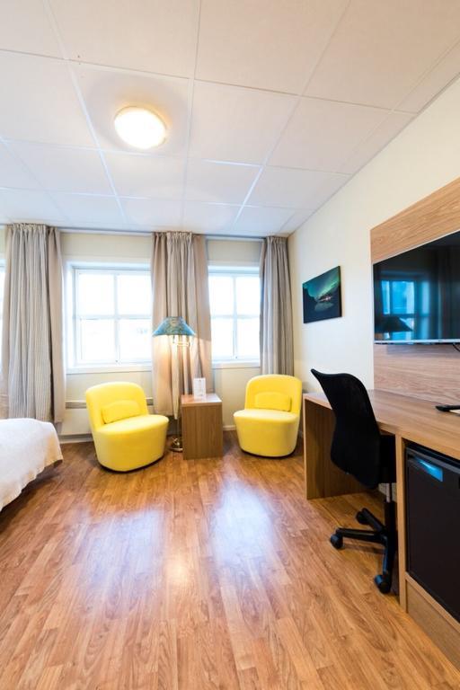 Senja Hotell Finnsnes Exterior photo