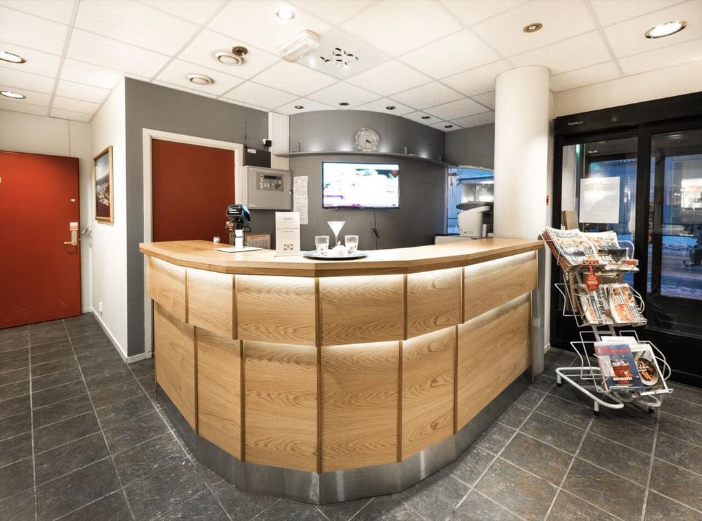 Senja Hotell Finnsnes Exterior photo